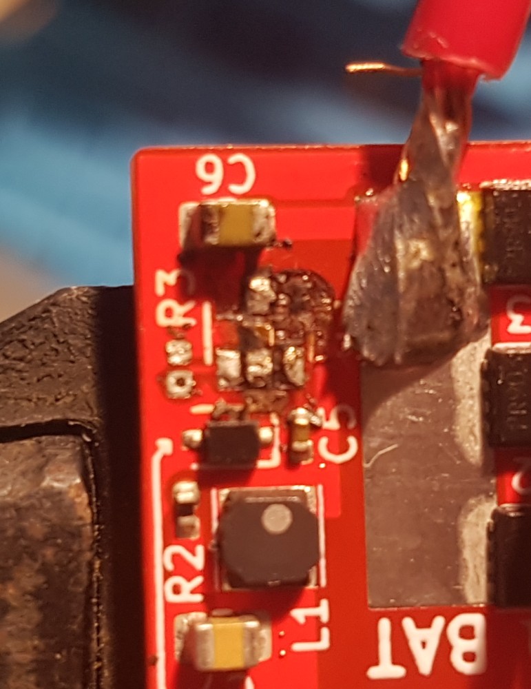 Blown up traces around incorrectly mounted U3