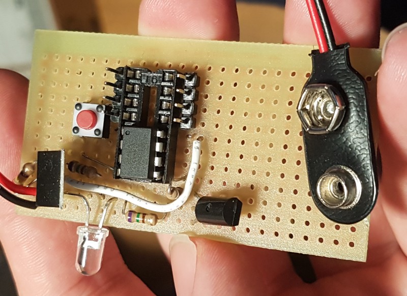 Front of the protoboard version (Note that the ATtiny was positioned on the right half of the socket for programming, left half when in normal operation)